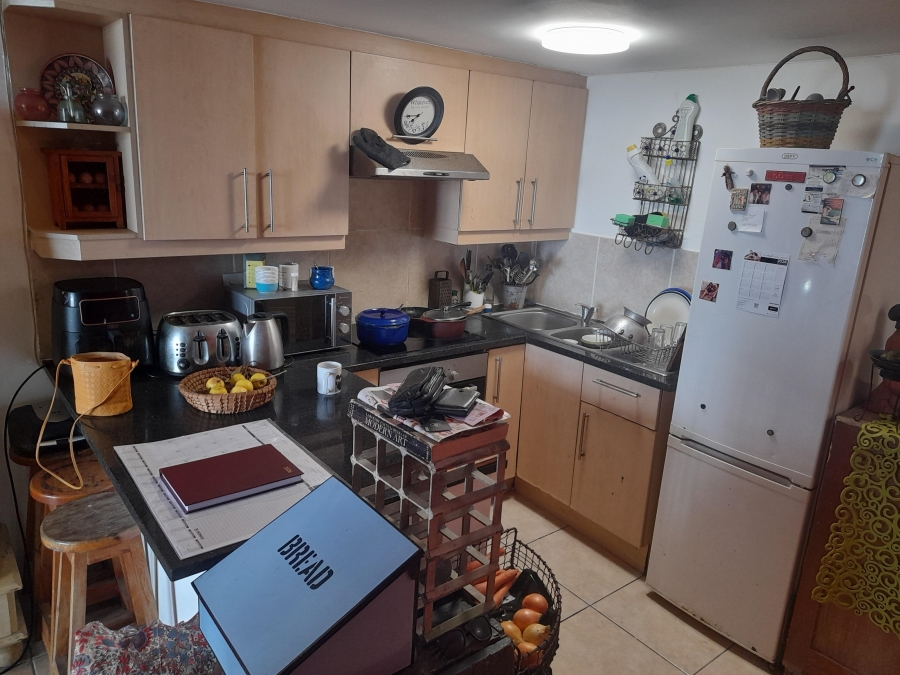 To Let 2 Bedroom Property for Rent in Muizenberg Western Cape